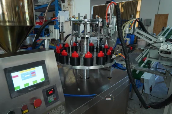 luokeglue filling and packing